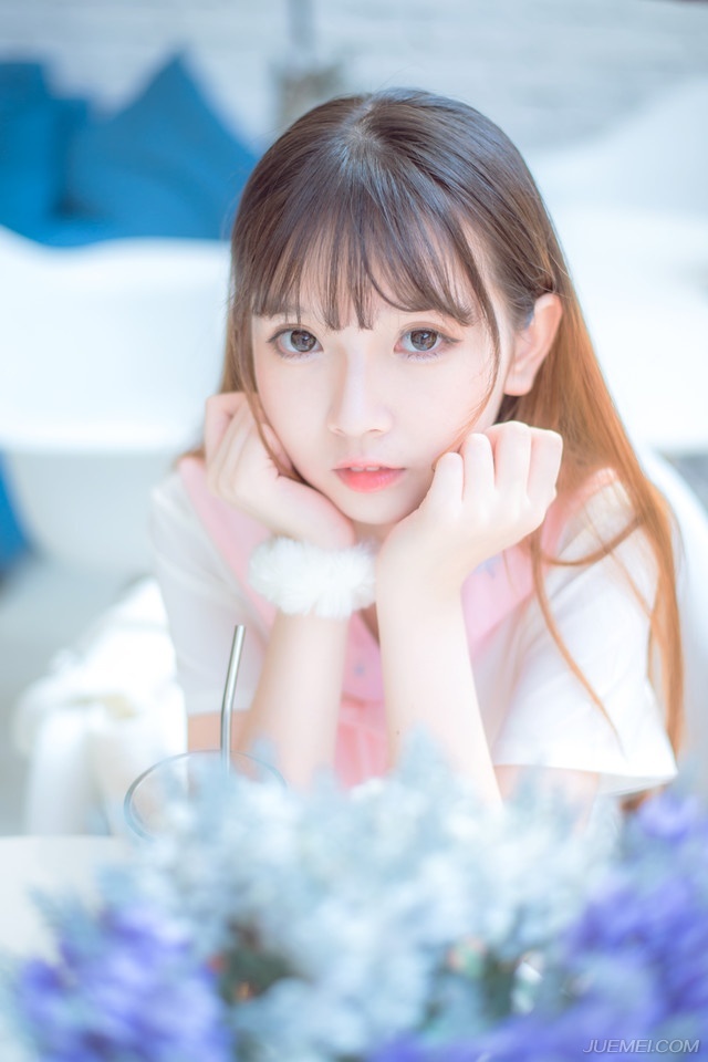 “厉害？”严颜闻言，不禁冷笑一声：“我倒要看看他是如何厉害，来人，点兵八千，随我出征！”
